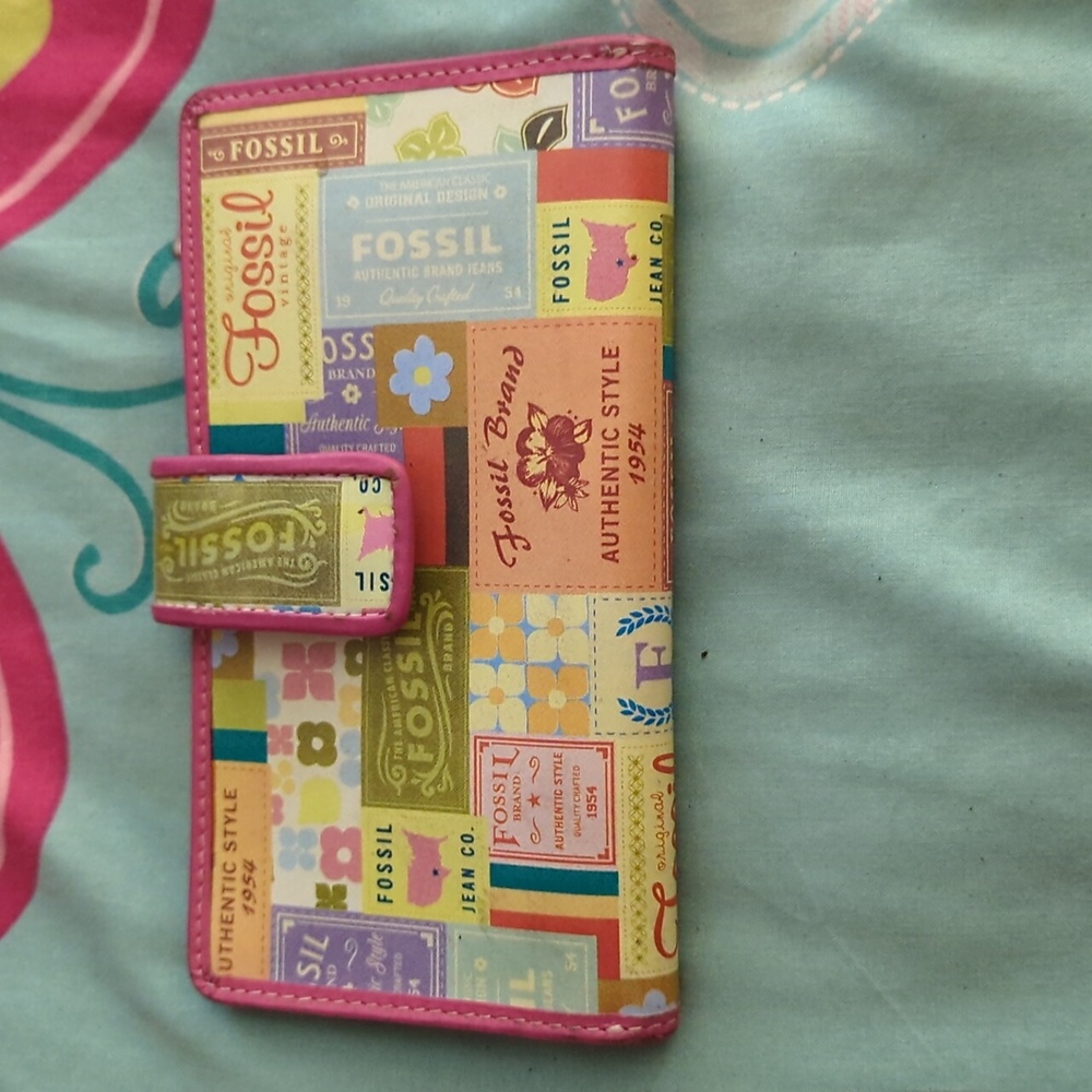 Fossil wallet